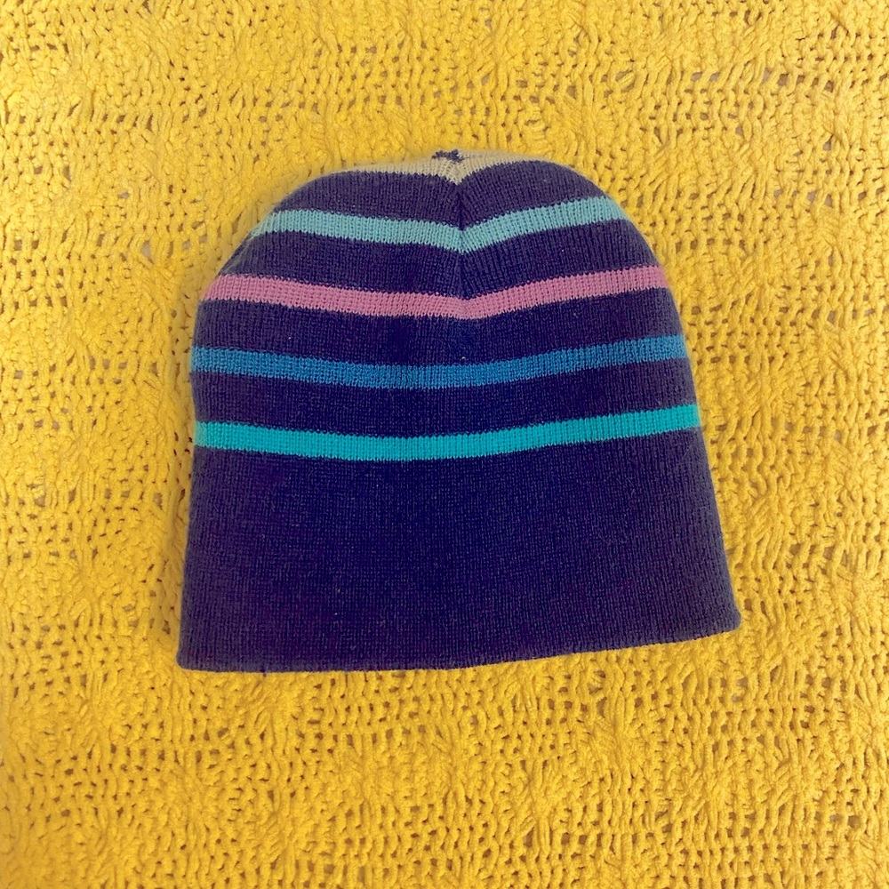 🌎Cute beanie!